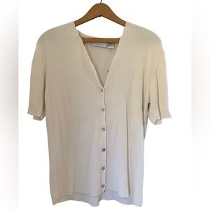 CREAM FEMINE BUTTON UP